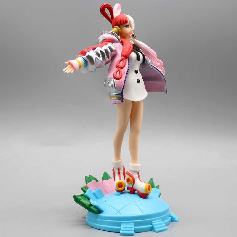 Cette figurine de 18 cm de Uta, la fille adoptive de Shanks le Roux, l'un des 4 Empereurs de One Piece, est une pièce de collection fidèle au manga pour les fans exigeants.
