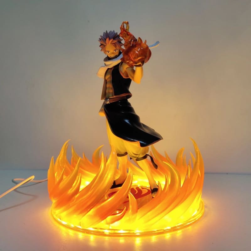 La figurine fidèle de Natsu Dragnir, le puissant Chasseur de Dragon de Feu de Fairy Tail.