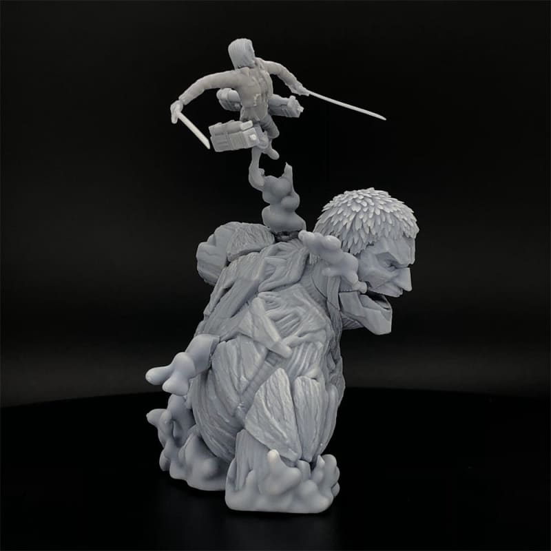 Cette figurine épique de 22 cm capture l'intensité du combat entre le Titan Cuirassé et Mikasa Ackerman de L'Attaque des Titans, apportant une pièce incontournable à votre collection.