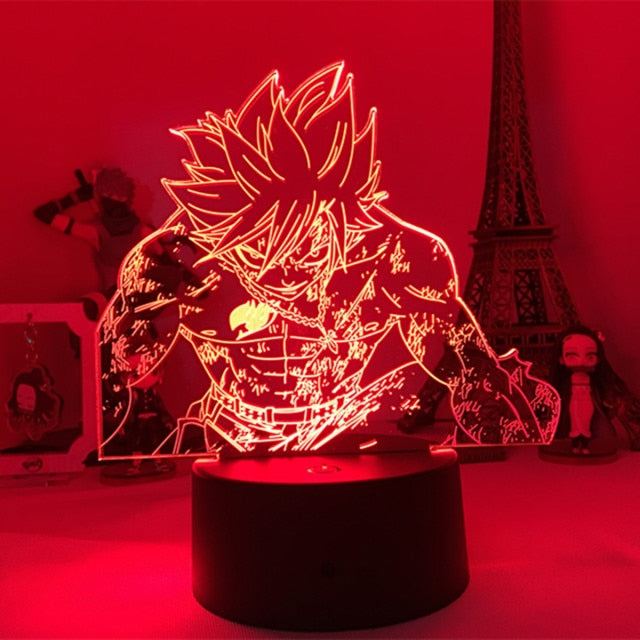 Lampe de combat Natsu, idéale pour les fans de Fairy Tail, offrant 16 couleurs et une télécommande pour une ambiance magique.