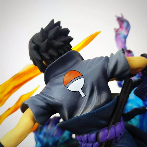 Exprimez la puissance du Susanoo de Sasuke avec cette superbe figurine en plastique brillant de 23 cm, offrant une finition précise. Préservez ses couleurs en évitant l'exposition au soleil.