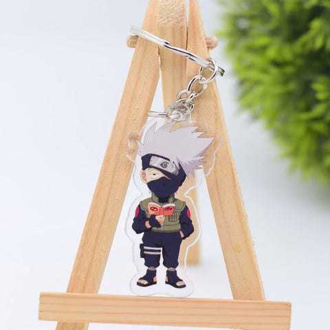 Donnez une touche Ninja à vos clés avec ce porte-clé Naruto métallique représentant Kakashi Hatake, l'accessoire parfait pour les fans du manga !