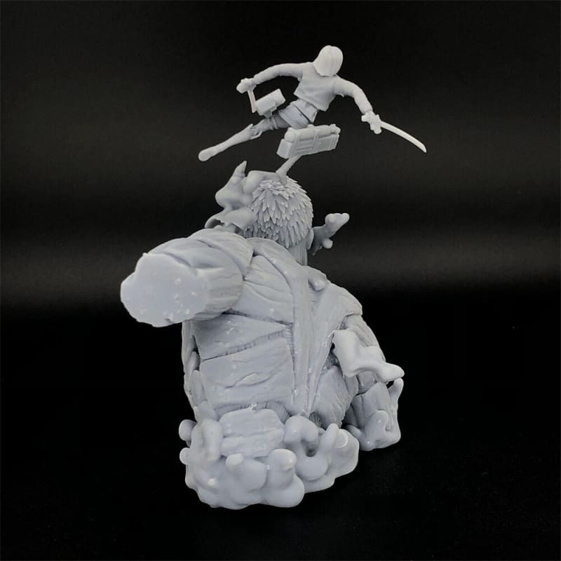 Figurine Titan Cuirassé vs Mikasa Ackerman - Attaque des Titans