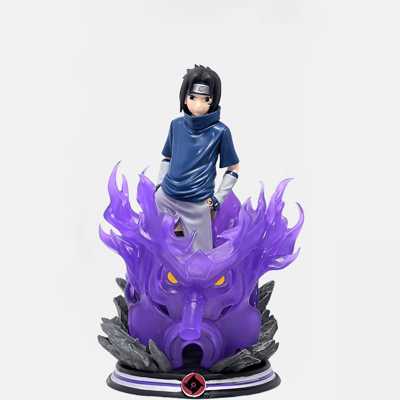 Figurine de Sasuke avec son mode Susanoo, un incontournable pour les fans de Naruto.
