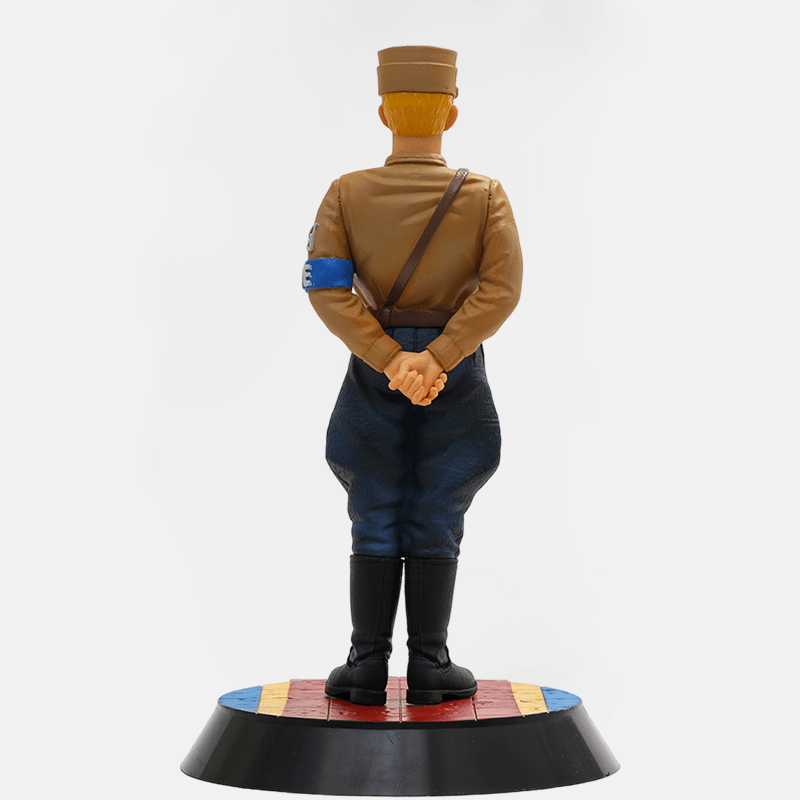 Découvre la présence imposante du Général Blue de Dragon Ball avec cette figurine détaillée, une pièce unique et incontournable pour tout fan de la série