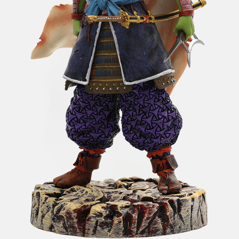 Découvrez l'élégance de Piccolo dans le style samouraï avec cette figurine unique.