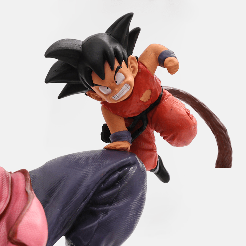 Figurine Son Goku vs Tao Pai Pai, le duel historique qui a marqué Dragon Ball