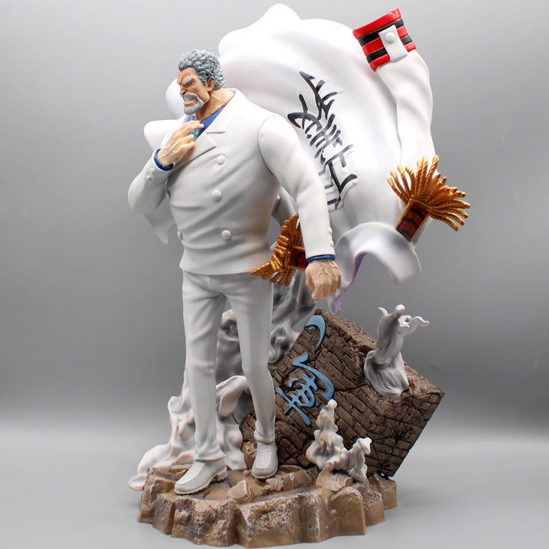 Cette figurine haut de gamme de 40 cm de Monkey D. Garp, "Garp le Héros" de One Piece, est un trésor fidèle au manga pour les fans exigeants