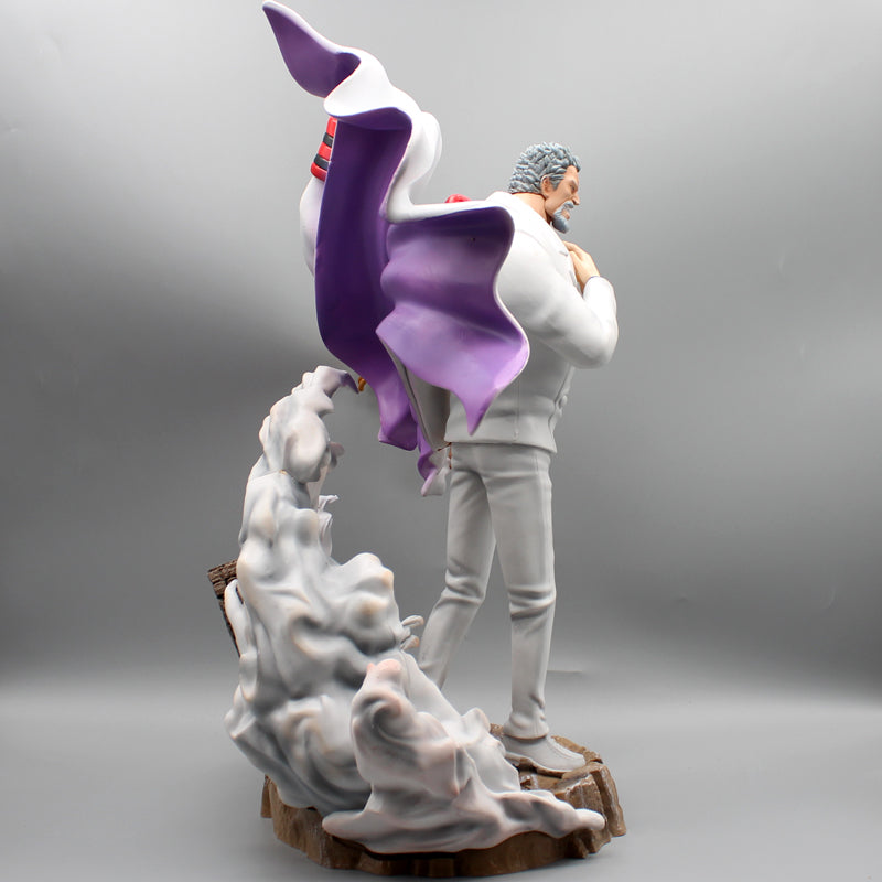 Cette figurine haut de gamme de 40 cm de Monkey D. Garp, "Garp le Héros" de One Piece, est un trésor fidèle au manga pour les fans exigeants