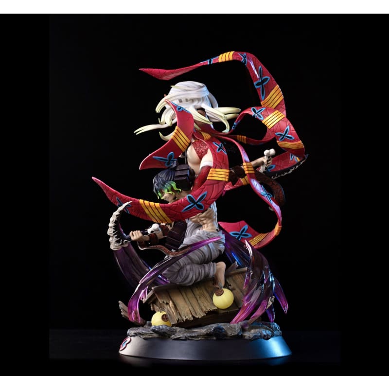 Ajoutez la présence sinistre de Daki et Gyutaro à votre collection avec cette figurine haut de gamme de 47 cm de Demon Slayer, fidèlement conçue pour les fans du manga.
