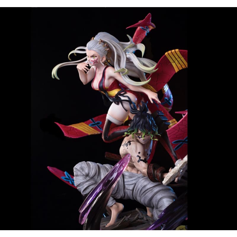 Ajoutez la présence sinistre de Daki et Gyutaro à votre collection avec cette figurine haut de gamme de 47 cm de Demon Slayer, fidèlement conçue pour les fans du manga.