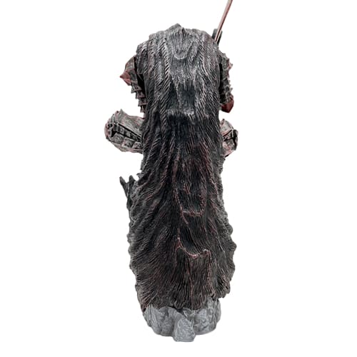 Découvrez Guts dans toute sa puissance avec cette figurine de haute qualité, vêtu de son Armure du Berserker, une pièce de collection fidèle à l'univers mythique de Berserk