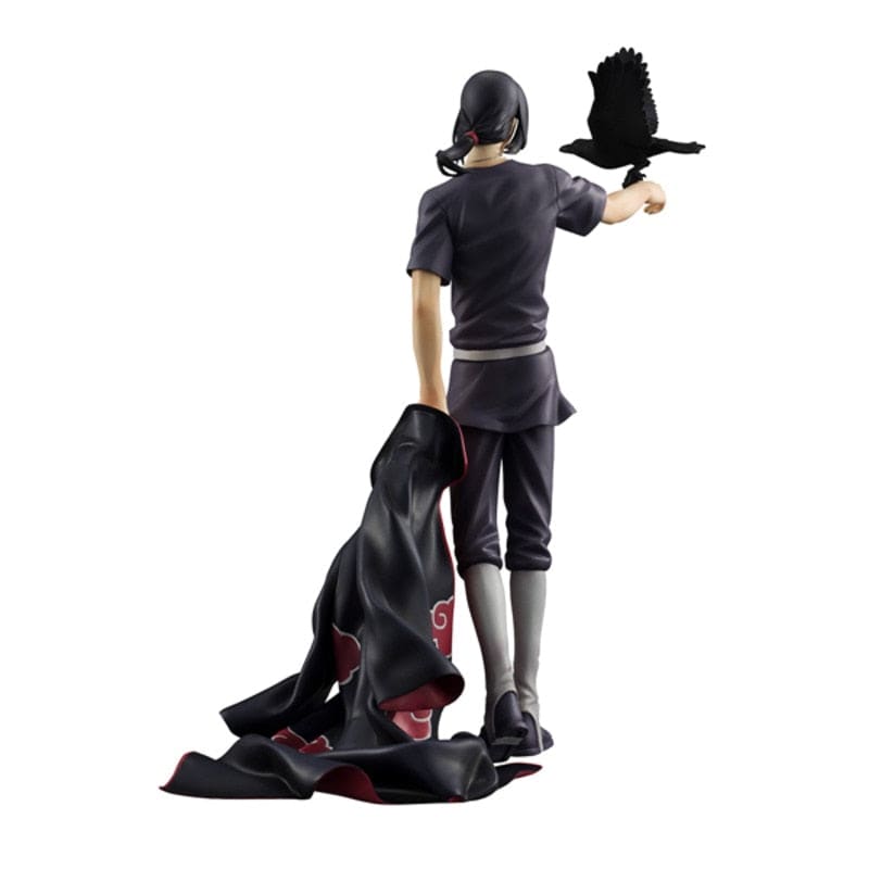 Cette figurine d'Itachi avec son corbeau, un personnage emblématique de Naruto Shippuden, est un incontournable pour les fans de la série.