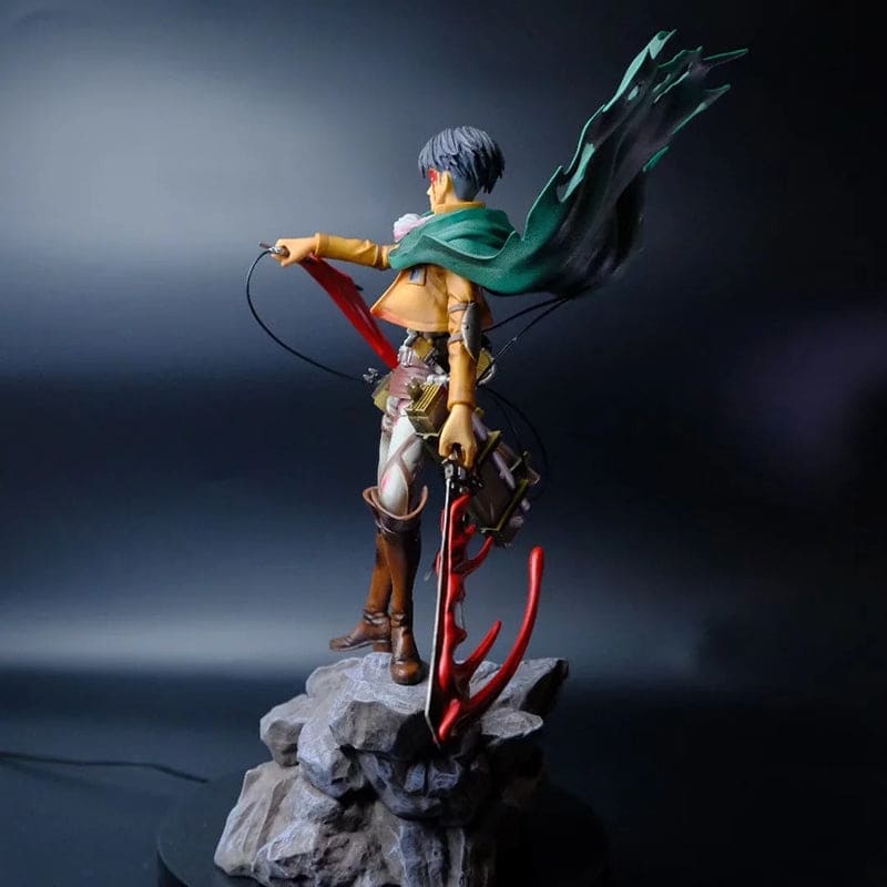 La figurine de combat de Rivaille Ackerman, tirée du manga L'Attaque des Titans, une pièce de collection pour transformer votre espace en univers shonen.