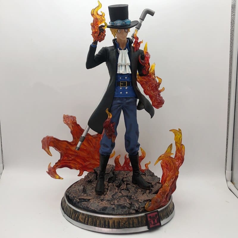Figurine de Sabo, le puissant commandant de l'Armée Révolutionnaire de One Piece, en haute qualité