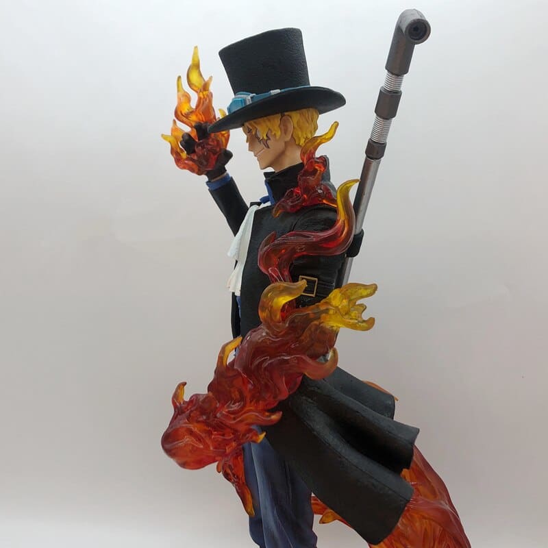 Figurine de Sabo, le puissant commandant de l'Armée Révolutionnaire de One Piece, en haute qualité