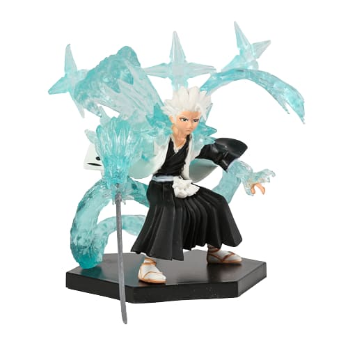 La figurine de Tōshirō Hitsugaya en mode Bankaï, le capitaine prodige de Bleach, incarne la puissance glaciale de la Soul Society.
