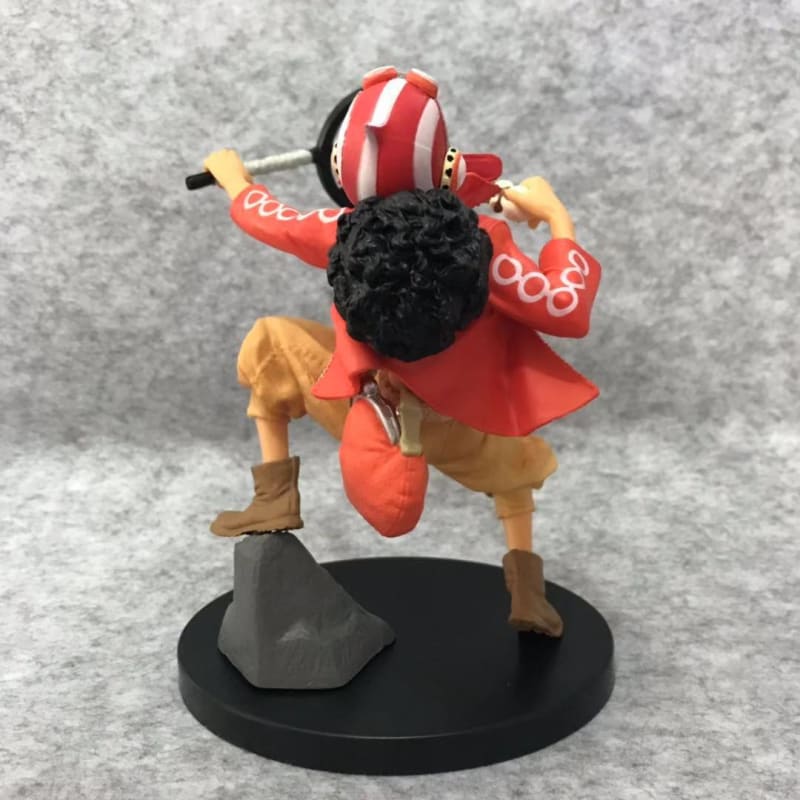 Procurez-vous la figurine de Usopp alias Sogeking, fidèle au manga One Piece, de 15 cm de hauteur, pour ajouter une touche de bravoure à votre collection.