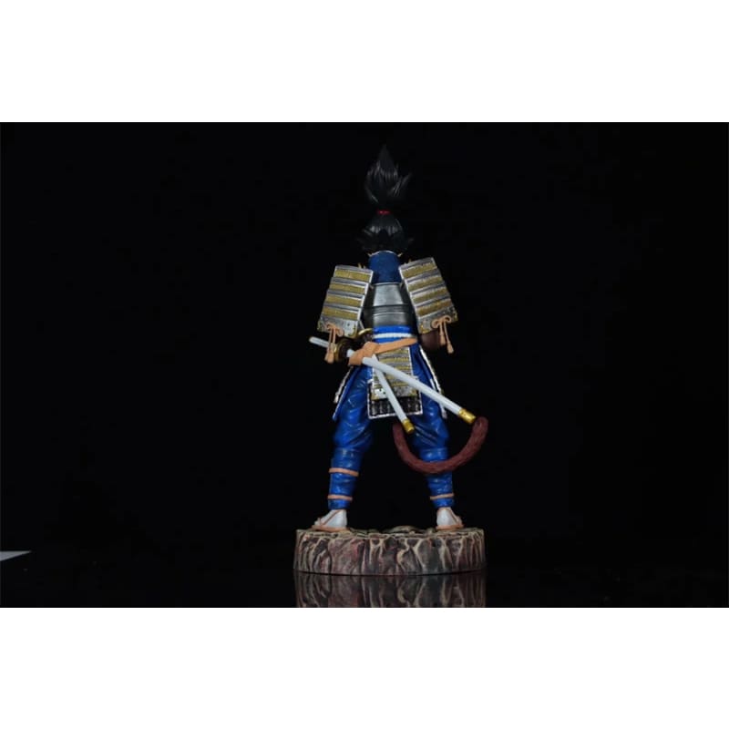 Figurine de Vegeta en tenue de samouraï, une pièce de collection haut de gamme de 26 cm, célébrant la puissance et la rivalité emblématique de Dragon Ball Z.